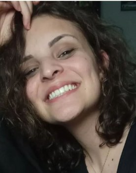 Fernanda Lins as Alice