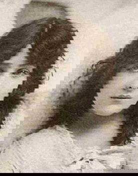 Iris Hoey