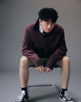 Gao Yue as Self - Contestant