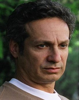 Shmuel Vilozni as Ben