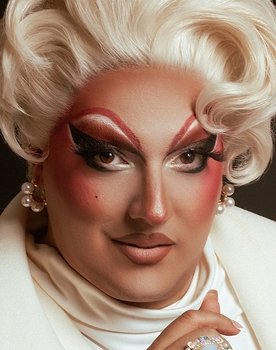 La Caneli (Alberto Fernández) as Doña Urraca