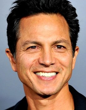 Benjamin Bratt as Carlos