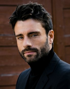 Florian Jahr as Daniel Winter