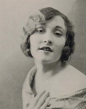 Ann Christy as Betty Brooks