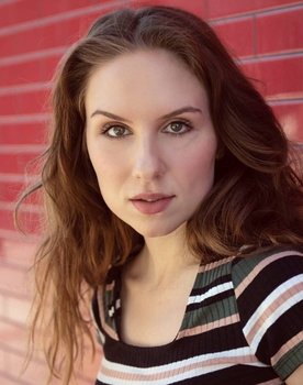 Miri Ann Beuschel as Lauring
