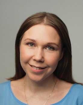 Анастасия Гайворонская as Малевич