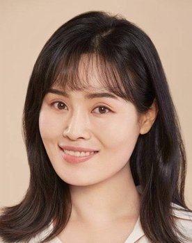 Joo Ha-rin as Man-shik [Fanatic]