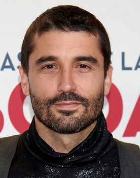 Álex García as Andrés Castaño