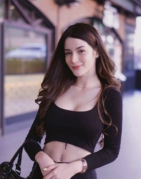 สาริฟา จรเจนวุฒิ as เลสลี่