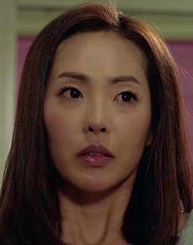 Kim Soo-ji as 