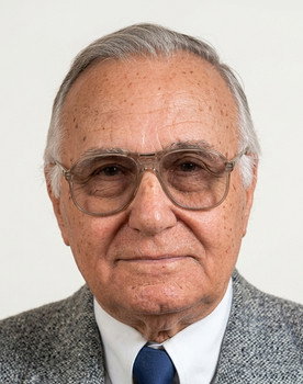 Cüneyt Arcayürek as Self