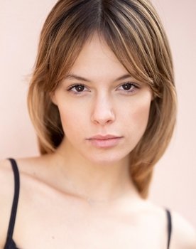 Ludovica Barbarito as Silvia