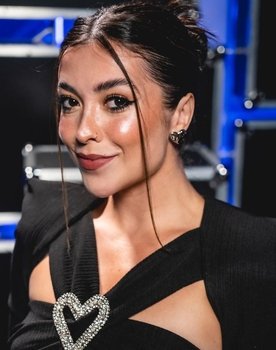 Thalita Meneghim as Bianca