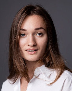 Diana Gloster as Liza