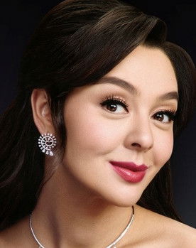 Marina Kravets as Нина