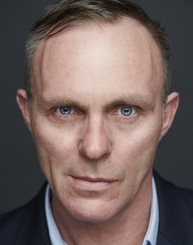 Dirk Martens as Ulrich