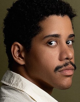 Cauê Campos as Kevin