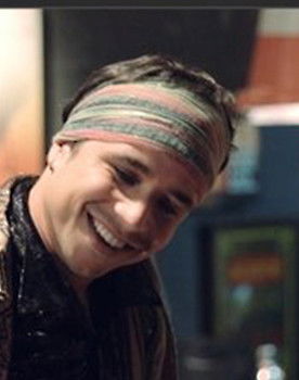 Isaque Ribeiro as Junior