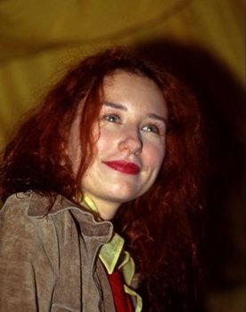 Tori Amos as Piano - Chant