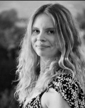 Isabel Sparks as Meg's Friend