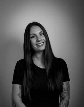 Myriam Jodoin as La Soeur