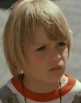 Tadas Dilis as Calle Blumquist
