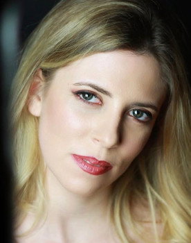 Francesca Cavallo as Alien Messenger