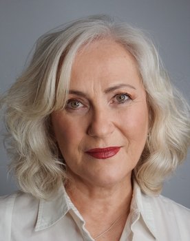 Pilar Blanco as María