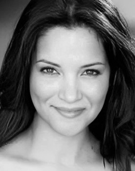 Ivee Colón as Cristina Mora