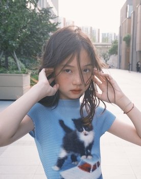 Yang Chenxi as Hao Hao 9 Year-old