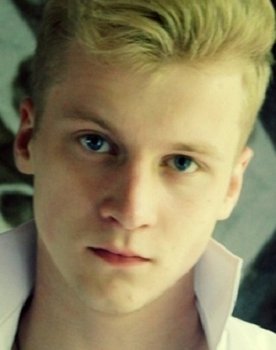 Sergey Podolnyy as Олег