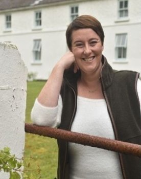 Maggie Molloy as 