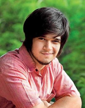 Vivaan Shah as 