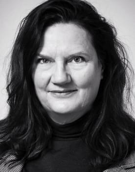 Tina Gylling Mortensen as Clara