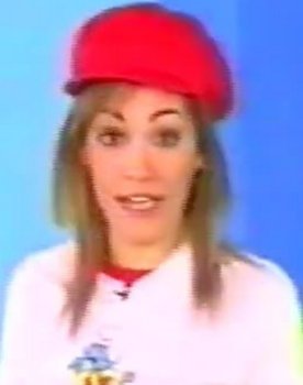 Faidra Sarikaki as Αφηγήτρια
