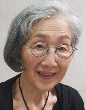 Atsuko Kawaguchi as Yumie Komatsu