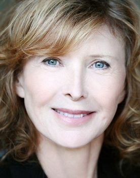 Aurore Clément as Zoé