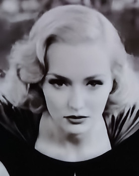 Phoebe Wood as Girl who comes from the stars