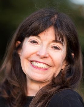Suse Farley as Dr. Rodriguez