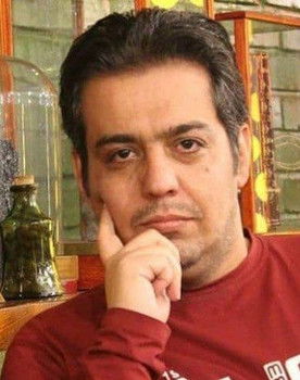 Hojat Parsa as Hospital guard