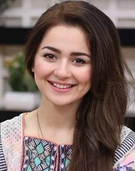 Hania Aamir as Sharjeena