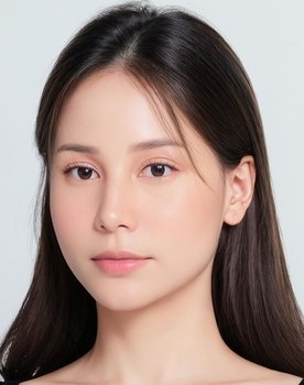 Yunita Siregar as Kaluna