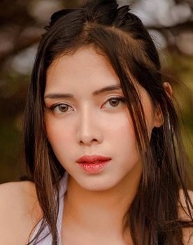 Alexa Ocampo as Mia