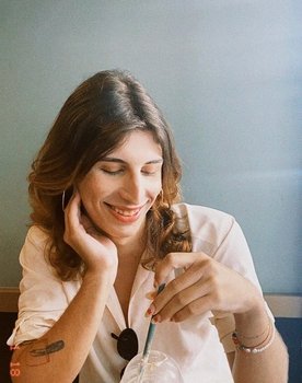 Lupe Capitani as Estudante 2