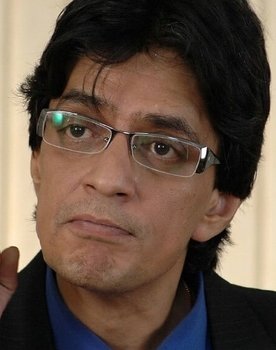 Raghuvaran as Artist