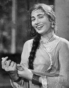 Madhubala as Asha/Rajni Devi