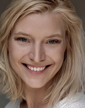 Diana Sillaots as Katharine