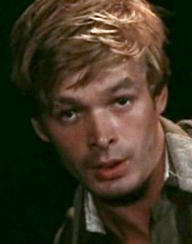 Andrei Tulyev as Петька Бурмин