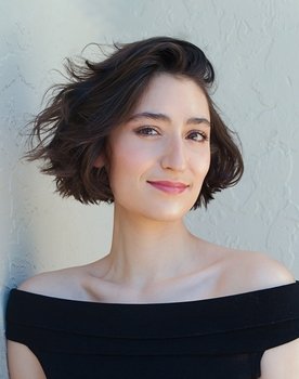 Julia Atkin as Sandra / "Thomas"