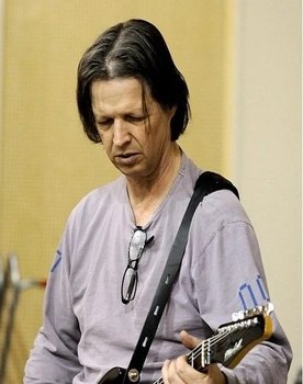 Scott Olson as Guitar